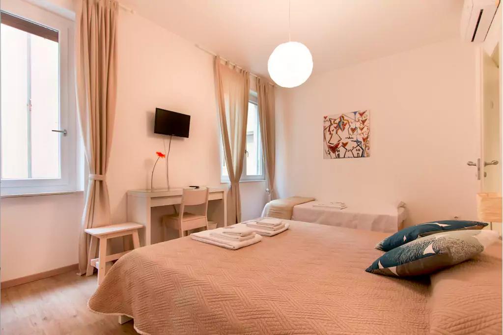 Via Colombo Holiday Rooms La Spezia Ngoại thất bức ảnh